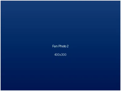 bb贝博马里奥在家中的米兰体育纪念品墙前